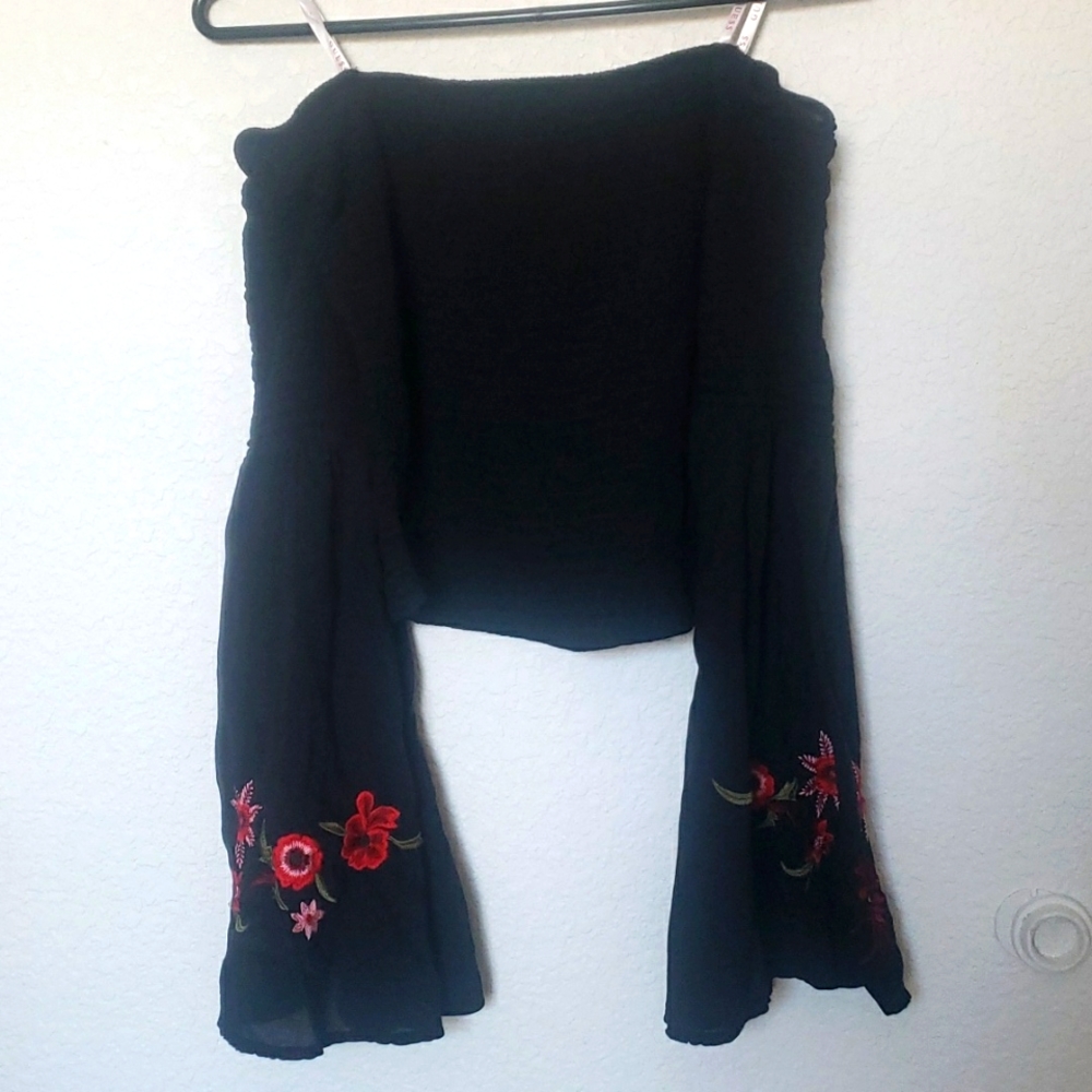 Guess Off The Shoulder Crop Top